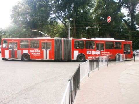 Реклама на тролейбусах Львів